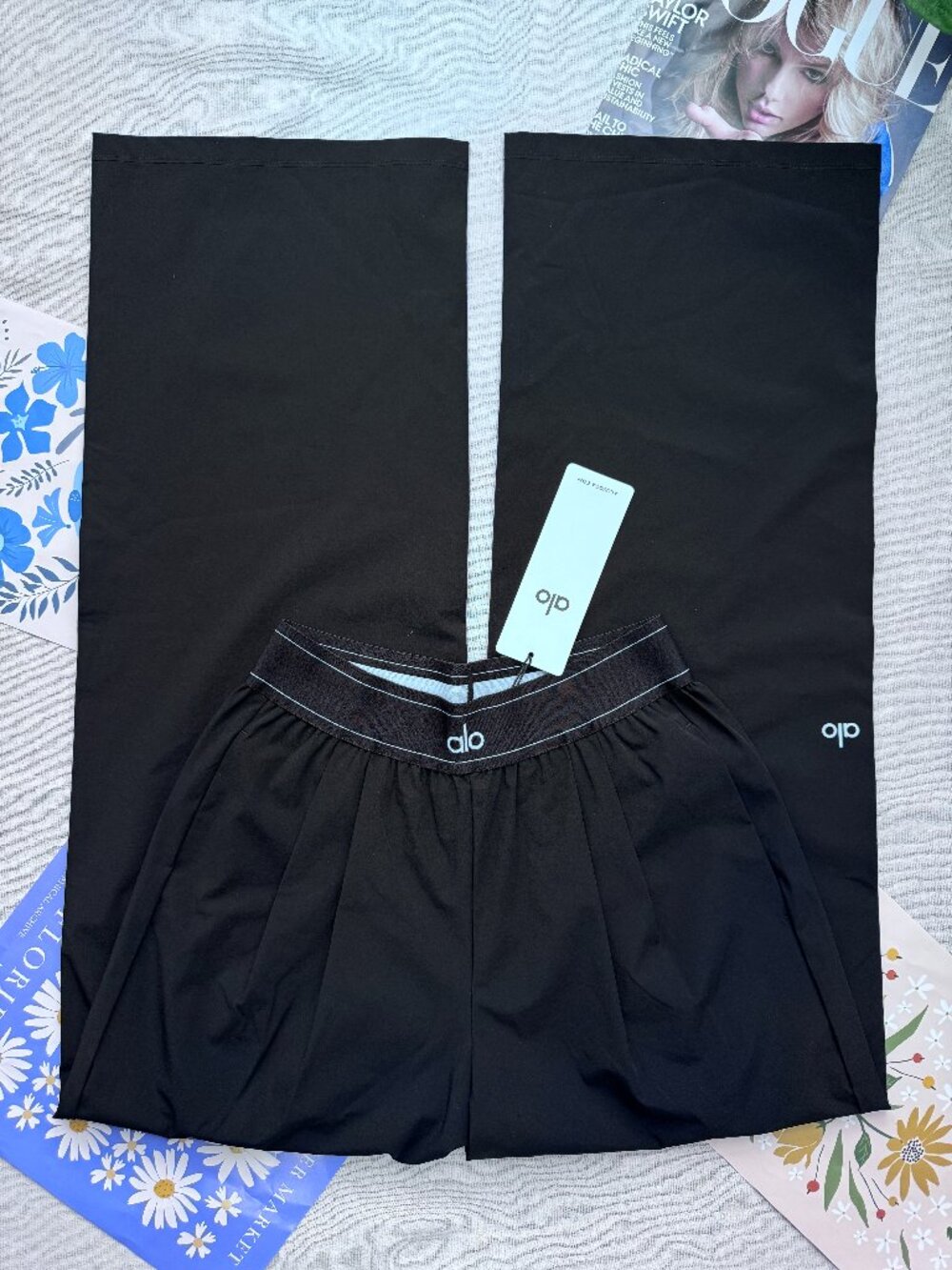 NWT 🖤 Black Alo Yoga Wide Leg Suit Up Pants 😁 High Waisted  |  (30" Inseam) - Picture 2 of 9
